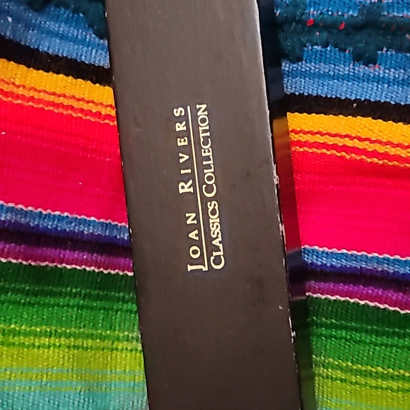 Gold bracelet with Pink, Blue & Green from the Joan Rivers Collection powerpuff - Picture 4 of 4